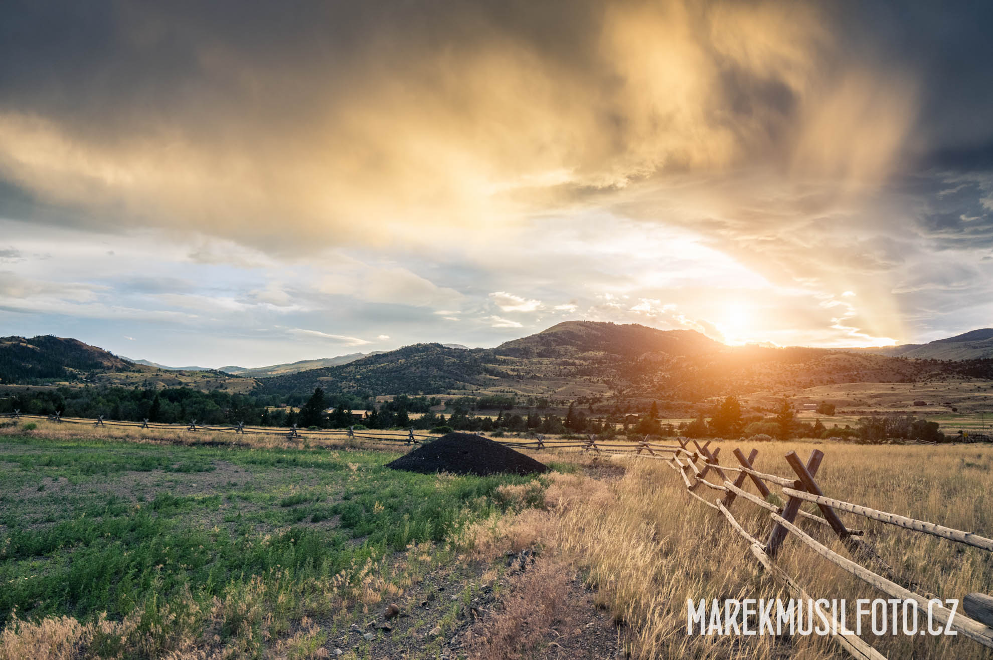 Cesta po USA - Yellowstone sunset
