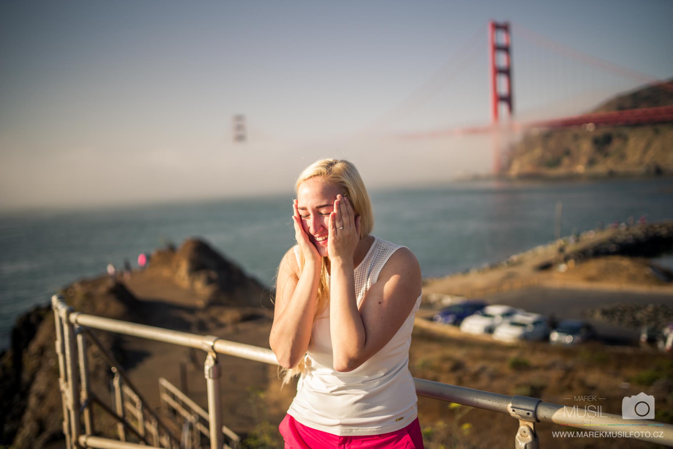 Žádání o ruku Golden Gate Bridge.