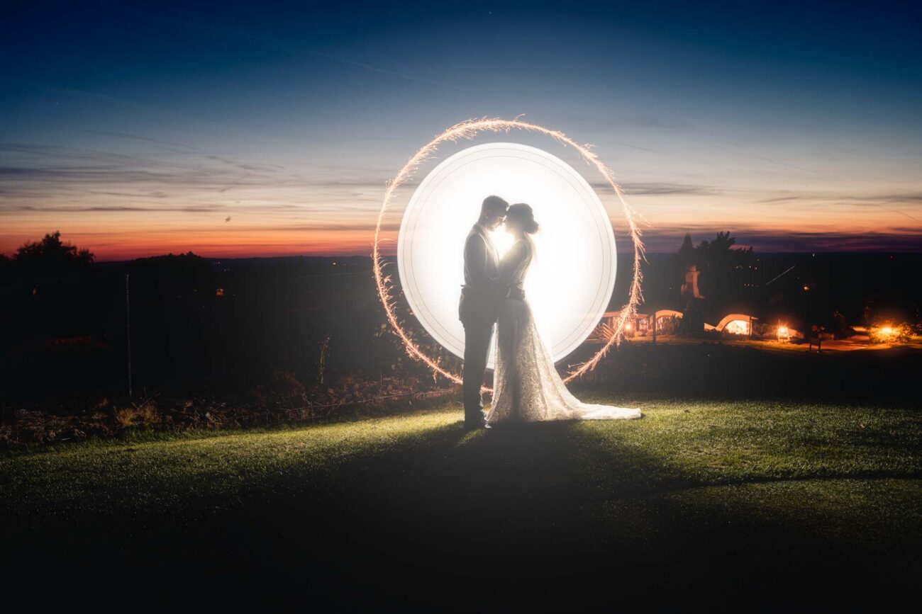 Svatební fotka ze svatby Míši a Michala z Golf a Ski hotelu Kořenec.