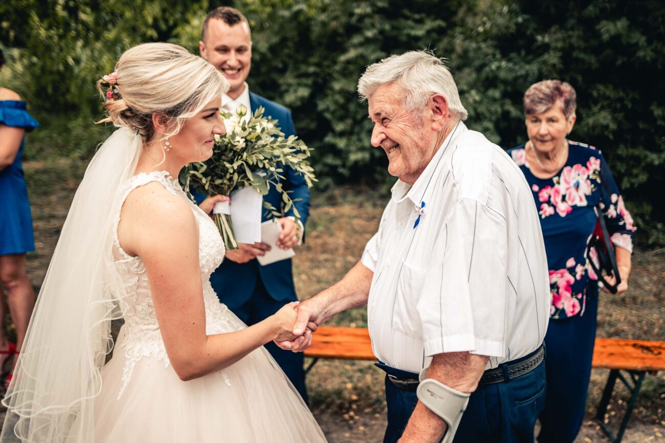 Gratulace od dědy na svatbě Kristýny a Vítka.