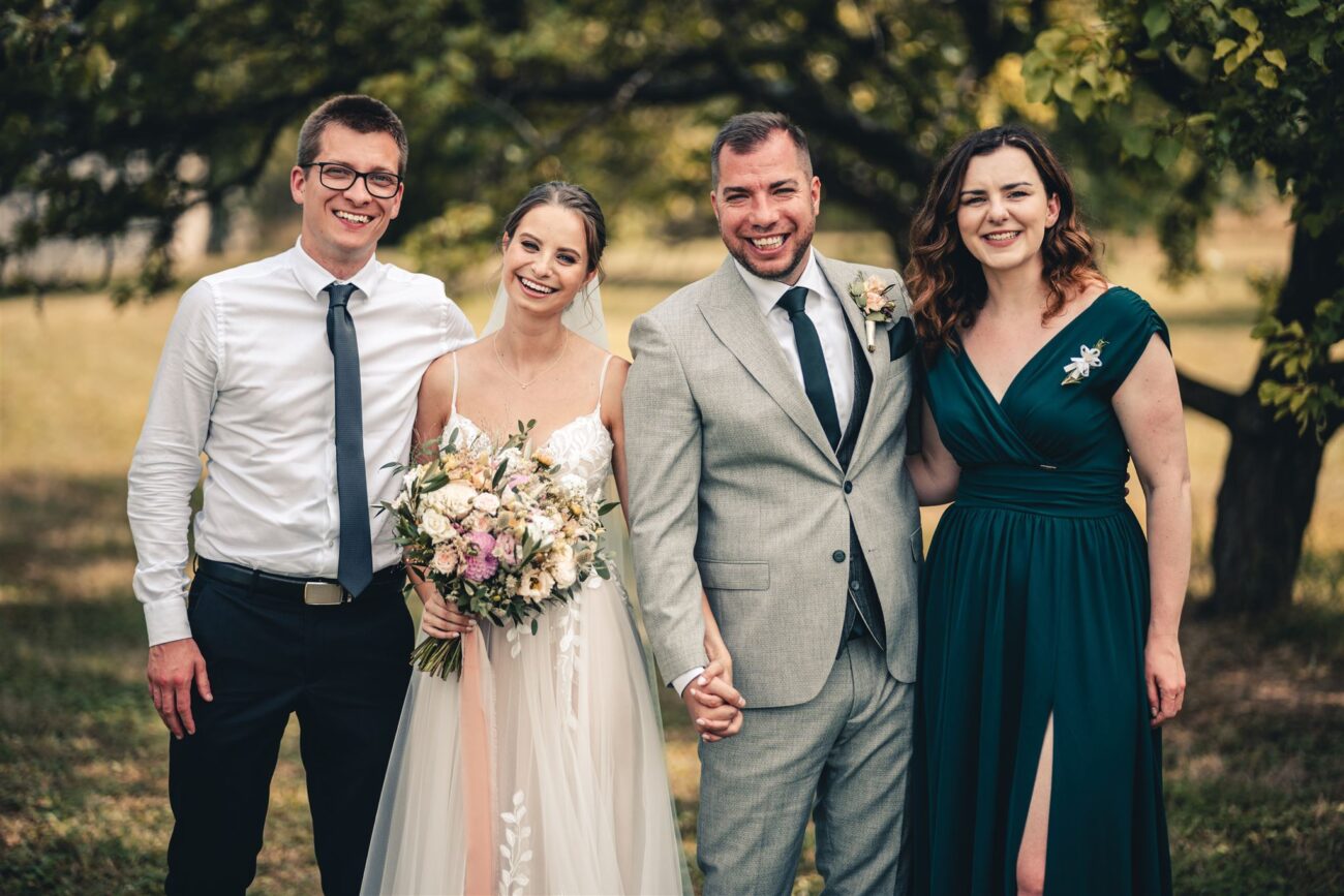 Skupinky můžete na fotit po obřadě i v průběhu odpoledne. Ideální je se poradit se svým fotografem.